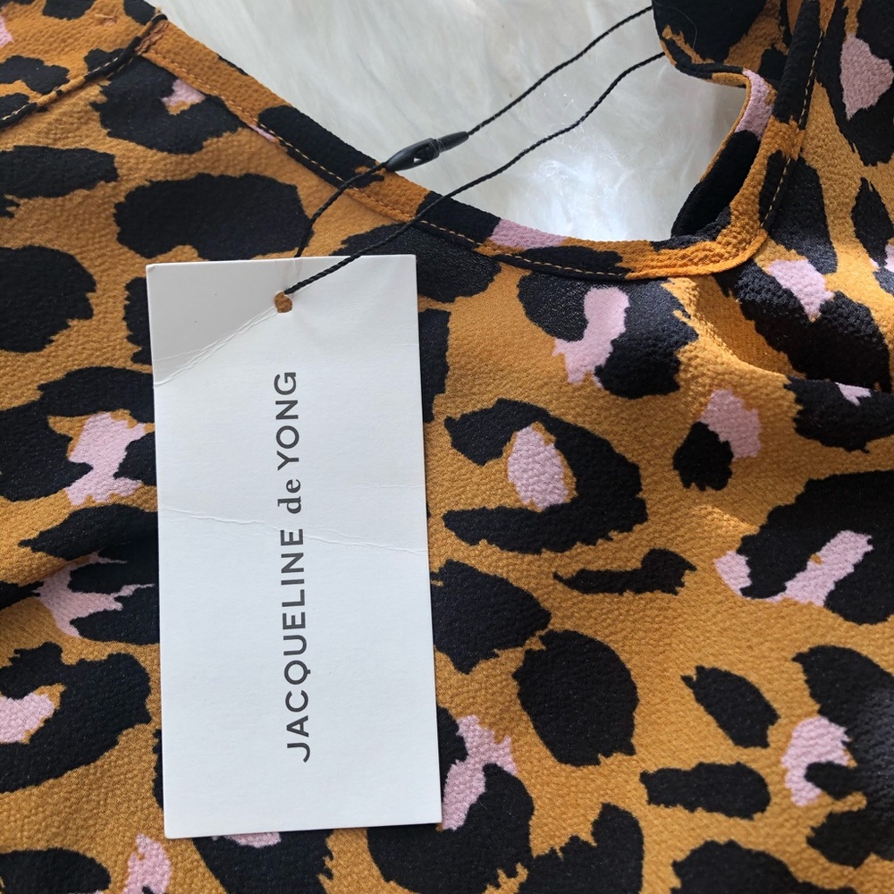 Nwt Jacqueline De Yong Leopard Print Blouse - image 2